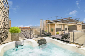 Triplex, Rooftop with Parlament view & Jacuzzi